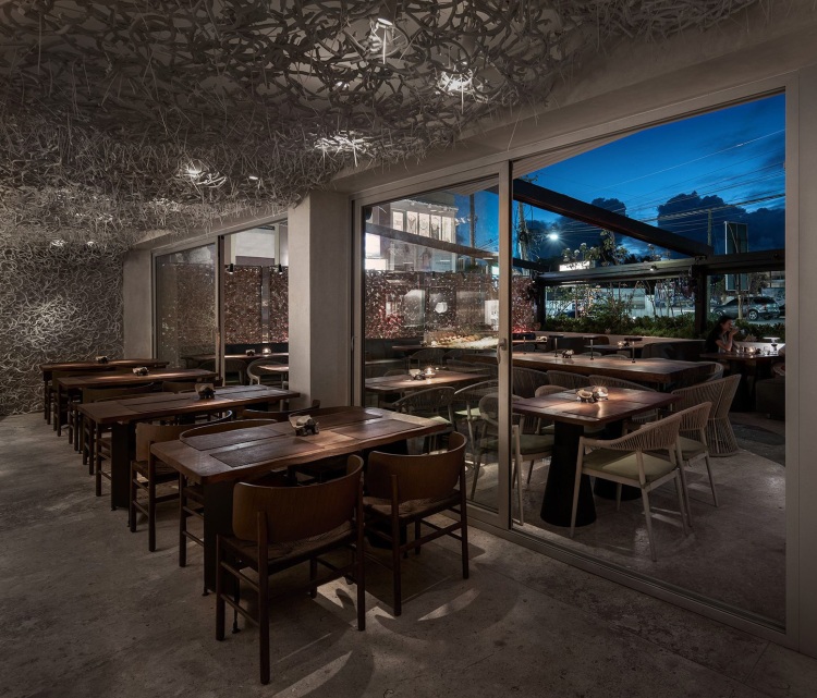 Современный дизайн интерьера ресторана TAINO от YOD Design Lab 3