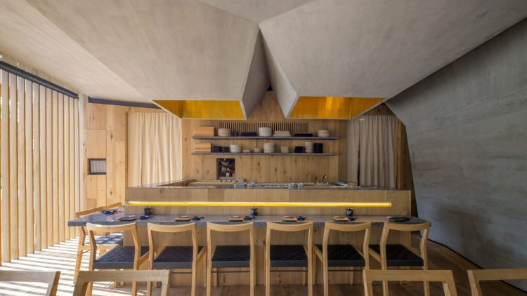 Современный дизайн интерьера ресторана oku в Мехико