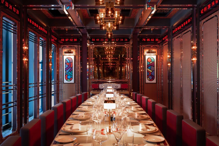 Современный дизайн интерьера Лондонского ресторана Bob Bob Cité в футуристическом стиле 6