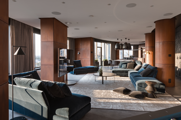 Современный дизайн интерьера квартиры Skyline от Sergey Machno Architects в минималистском стиле