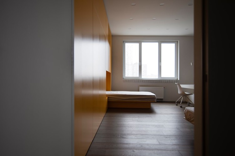 Современный дизайн интерьера детской спальни квартиры в минималистичном стиле